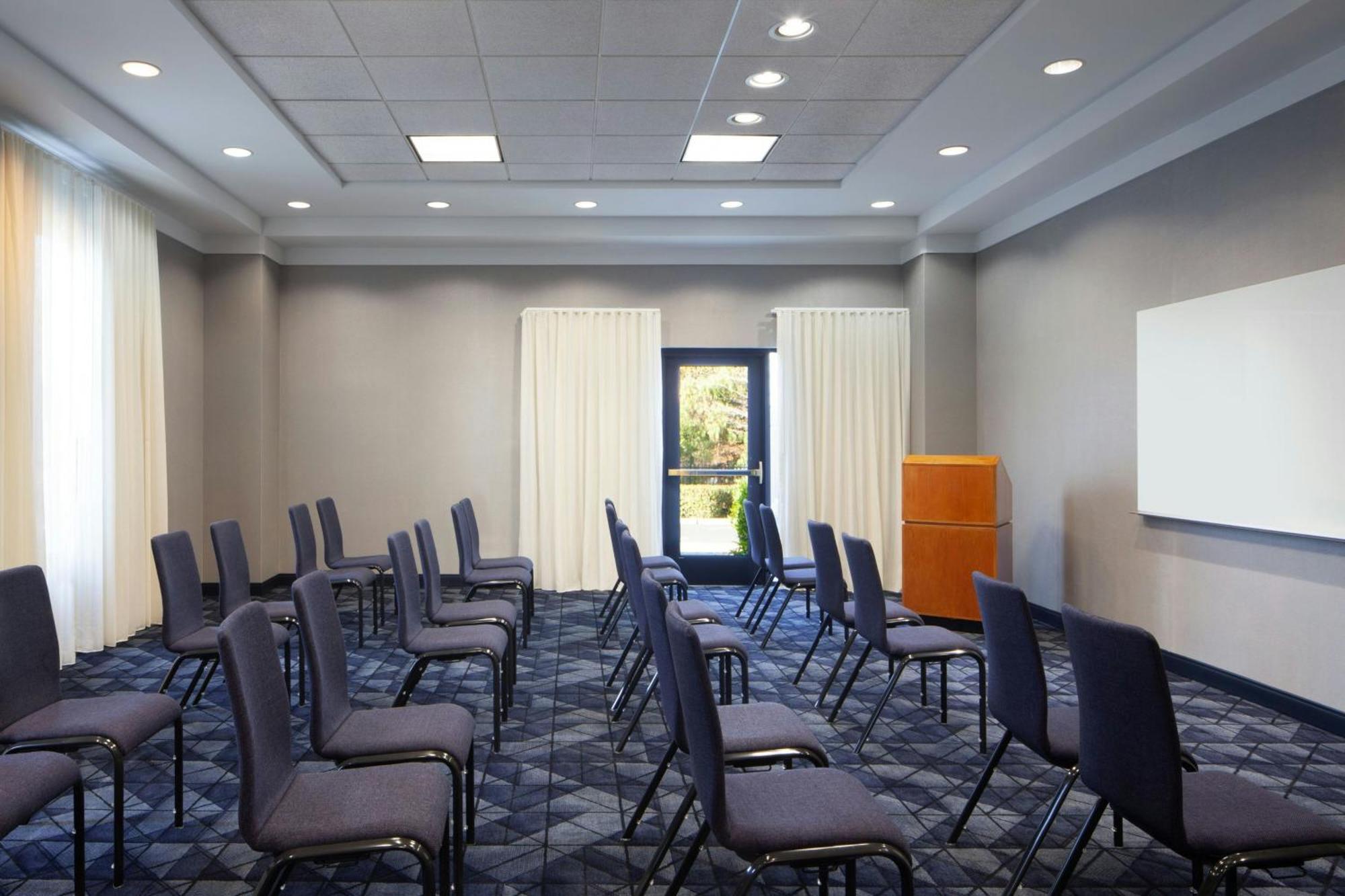 Courtyard By Marriott Newark Silicon Valley Eksteriør billede
