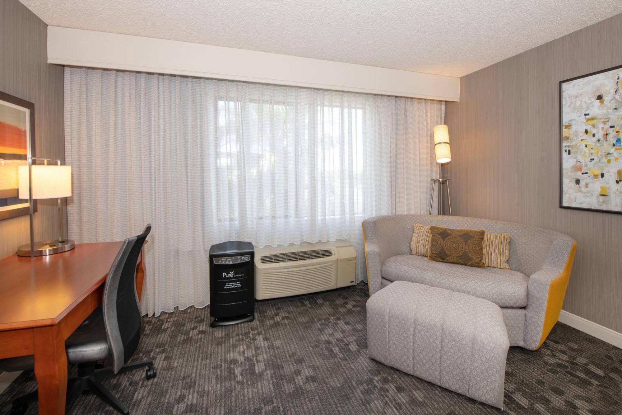 Courtyard By Marriott Newark Silicon Valley Eksteriør billede